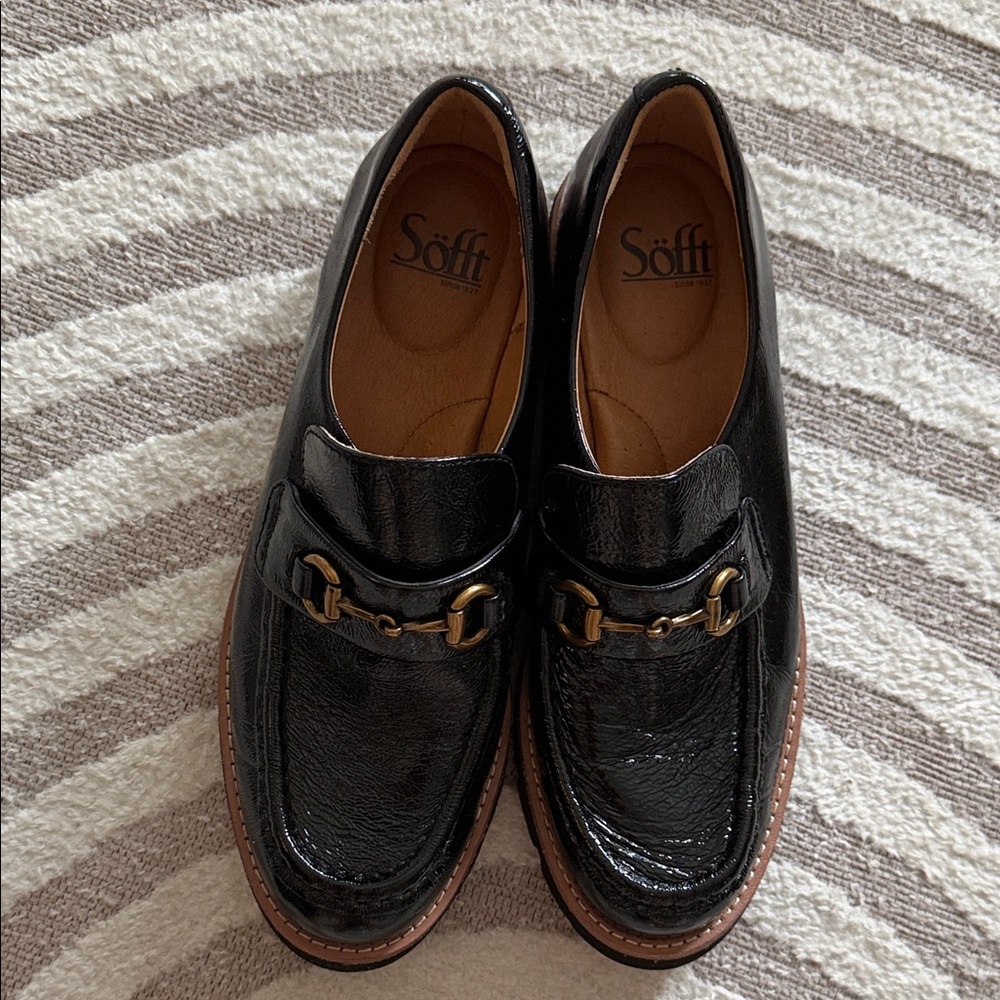 Women’s Sofft Black Patent  Gold Work Shoes Leather Horsebit Loafers